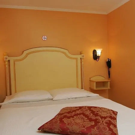 Hotel La Petite Sirene Nicea