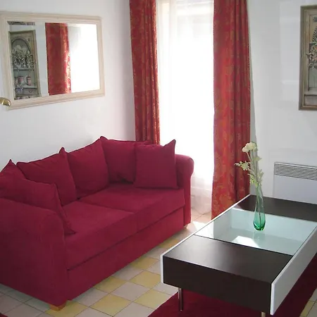 La Petite Sirene ניס